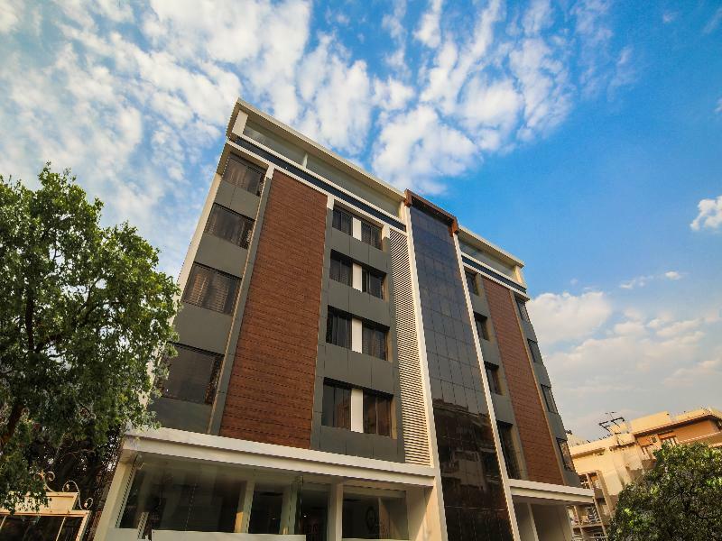 Hotel Super Grand Collection O Near Sarjapur Road Near 7D Voyage Bangalore Exterior foto